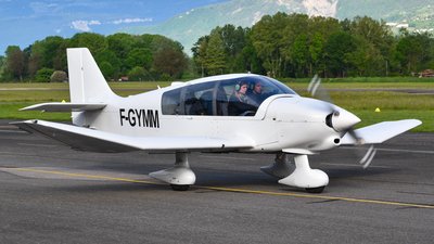 Robin DR400-140B de l’Aéroclub de Villeneuve-sur-Lot