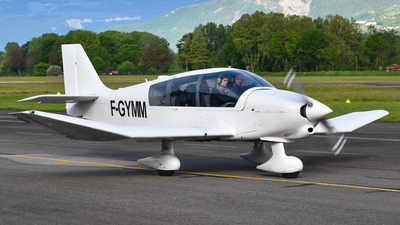 Robin DR400-140B de l’Aéroclub de Villeneuve-sur-Lot